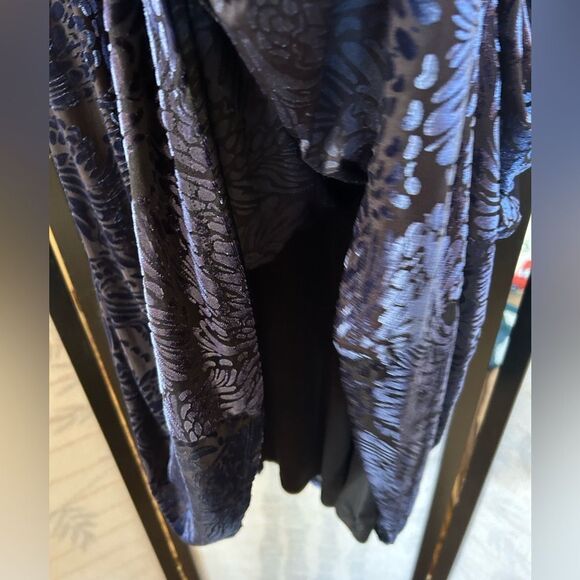 Torrid NAVY Blue Purple Print Velvet V-Neck Short Sleeve keyhole Dress Size 1X - Picture 11 of 12